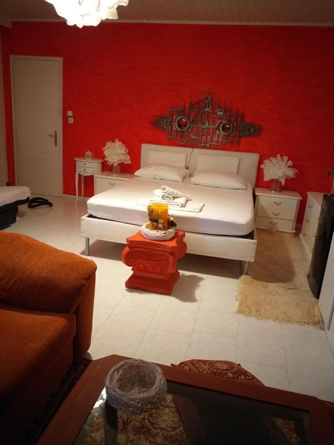 Roulas Cozy Apartments Артеміда Екстер'єр фото