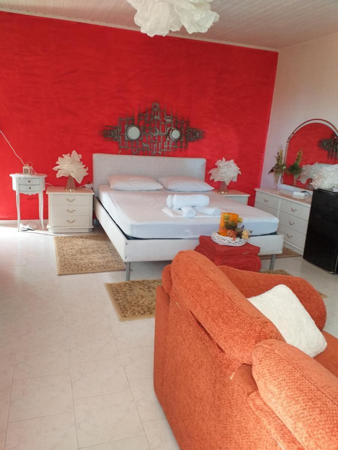 Roulas Cozy Apartments Артеміда Екстер'єр фото