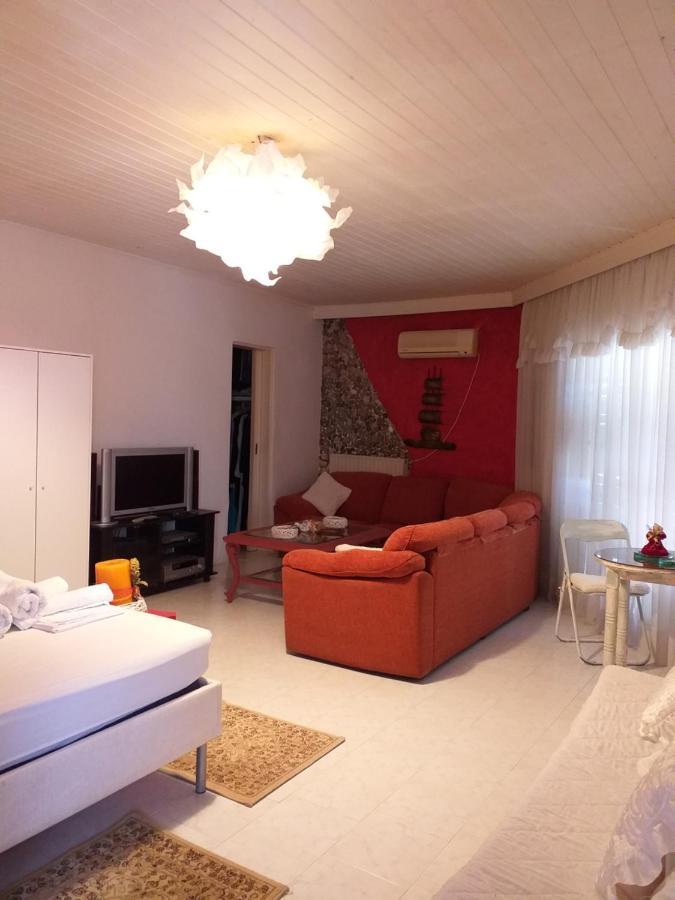 Roulas Cozy Apartments Артеміда Екстер'єр фото